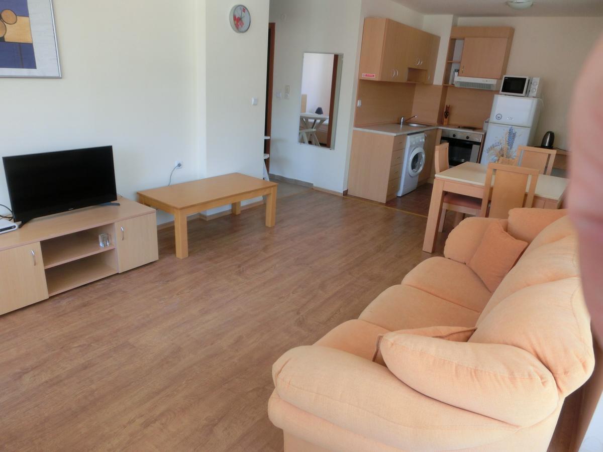 Sea View Panorama Apartment On Complex With Pools And Beach, Sveti Vlas Ngoại thất bức ảnh