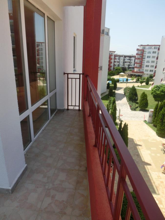 Sea View Panorama Apartment On Complex With Pools And Beach, Sveti Vlas Ngoại thất bức ảnh