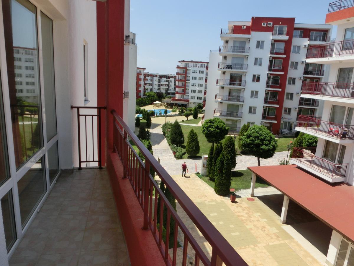 Sea View Panorama Apartment On Complex With Pools And Beach, Sveti Vlas Ngoại thất bức ảnh