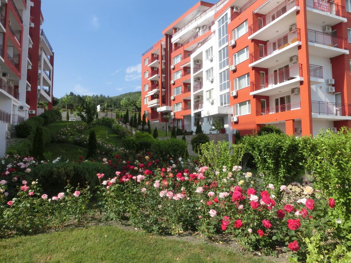 Sea View Panorama Apartment On Complex With Pools And Beach, Sveti Vlas Ngoại thất bức ảnh